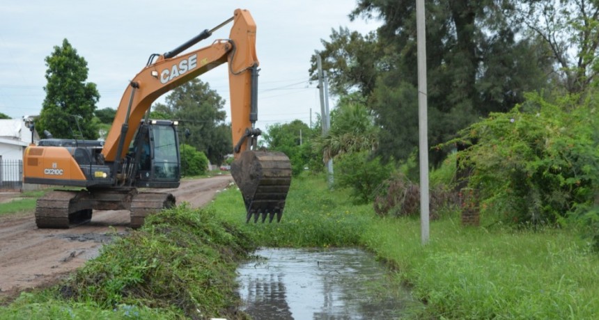 EL MUNICIPIO CONTINÚA TRABAJANDO EN LA CANALIZACIÓN DE DISTINTOS SECTORES DE LA CIUDAD