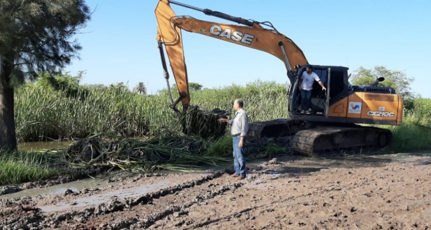 PAPP ASEGURÓ QUE CONTINUARÁ TRABAJANDO PARA MEJORAR EL ESCURRIMIENTO DEL AGUA DE VILLA ÁNGELA