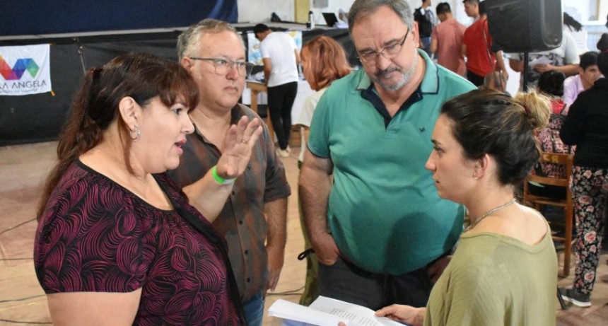 INICIÓ LA ENTREGA DE TARJETAS ALIMENTARIAS A LOS 3109 BENEFICIARIOS