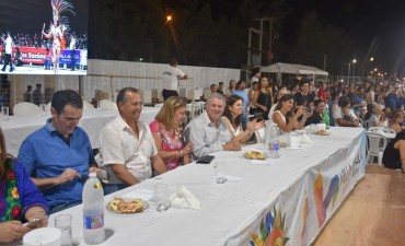 ESPECTACULAR DESPLIEGUE DE COMPARSAS EN LA SEGUNDA NOCHE DE SÚPER CARNAVALES DEL CINCUENTENARIO 2018
