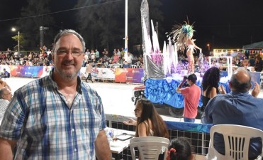 RECONOCIMIENTOS A FUNCIONARIOS Y COMPARSAS EN UNA MAGNÍFICA NOCHE DE CORSOS