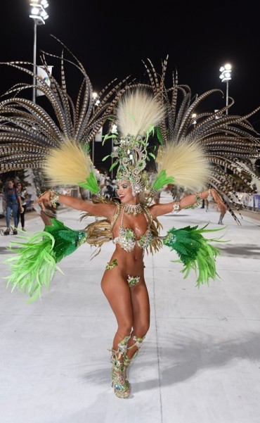 ÚLTIMA NOCHE DE SÚPER CARNAVALES 2018 CON PREMIO DEL ROTARY CLUB A LA MEJOR HINCHADA