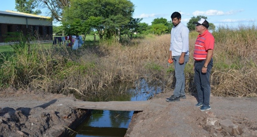 TRABAJOS DE CANALIZACIÓN Y ALCANTARILLADO EN COLONIA EL PEGURIEL