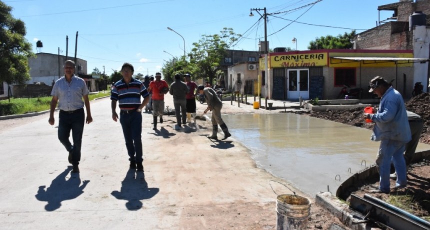 “CONTINUAREMOS HACIENDO PAVIMENTO PARA QUE VILLA ÁNGELA SIGA CRECIENDO COMO LA GRAN CIUDAD DEL SUDOESTE”