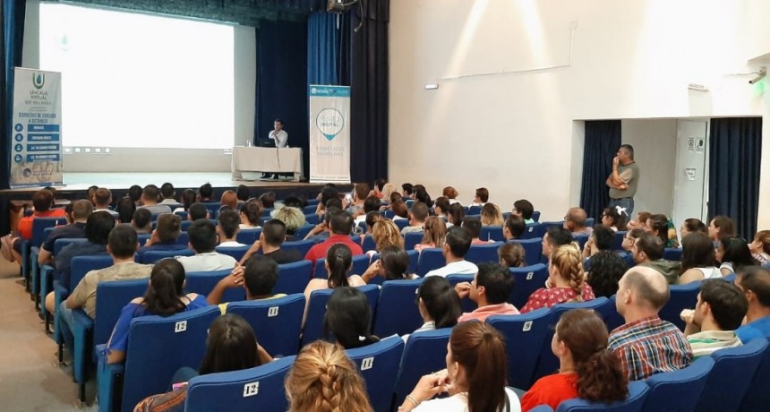 MAS DE 140 INGRESANTES PARTICIPARON DEL ENCUENTRO 2020 DE UNCAUS VIRTUAL