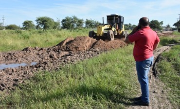 SERVICIOS PÚBLICOS REPARA BACHE DE CALLE ALFONSINA STORNI CON MÁS DE 100 EQUIPOS DE TIERRA