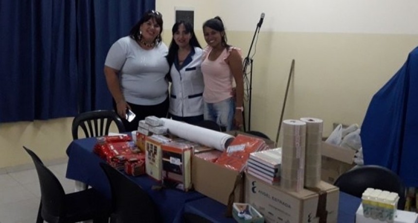 DESARROLLO SOCIAL ENTREGÓ ÚTILES ESCOLARES A LA ESCUELA DE GESTIÓN SOCIAL N°13 “PAPÁ FRANCISCO”