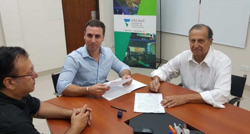 EL INTENDENTE ADALBERTO PAPP FIRMÓ UN CONVENIO PARA DAR CONTINUIDAD A LAS CARRERAS GRATUITAS DE UNCAUS EN VILLA ÁNGELA