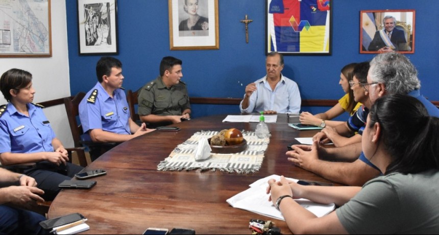 INTENDENTE PAPP SE REUNIÓ CON FUERZAS DE SEGURIDAD Y JUSTICIA, Y PIDIÓ A LA COMUNIDAD RESPETAR EL AISLAMIENTO PREVENTIVO Y OBLIGATORIO