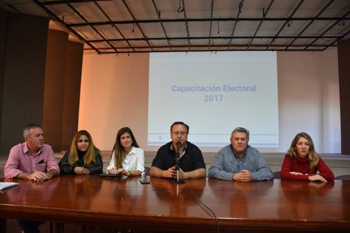 EXITOSA CONVOCATORIA DE LA CAPACITACIÓN ELECTORAL REALIZADA POR EL MUNICIPIO