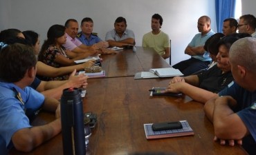 EL MUNICIPIO Y POLICÍA COORDINAN CONTROLES EN SALIDAS DE LOCALES BAILABLES