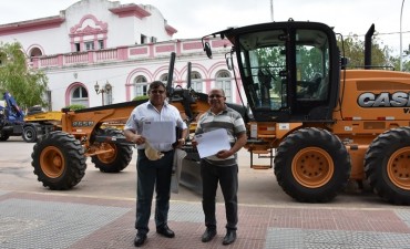 “ES LA COMPRA DE MÁQUINAS MÁS GRANDE DE LA HISTORIA DEL MUNICIPIO DE VILLA ÁNGELA”