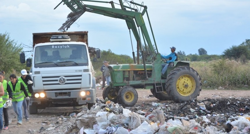 SERVICIOS PÚBLICOS Y MEDIO AMBIENTE ARTICULAN ERRADICACIÓN DE BASURALES A CIELO ABIERTO EN VILLA ÁNGELA