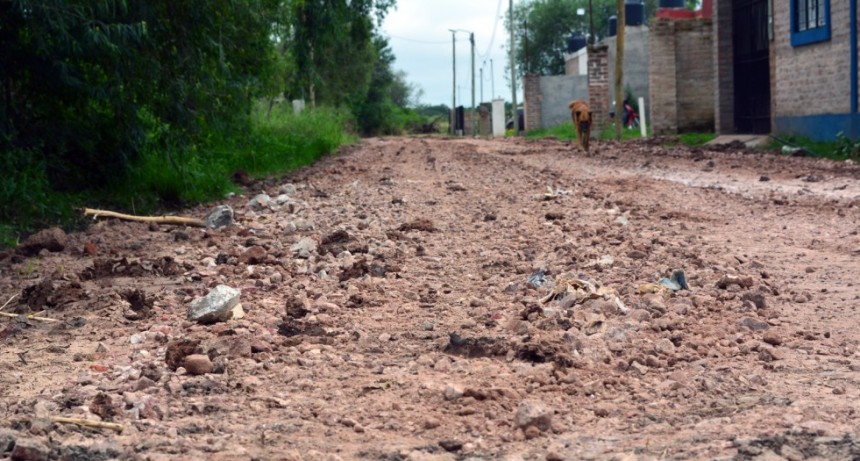 MUNICIPALIDAD RIPIO UN TRAMO DE CALLE GARABATO CON APORTE DE LOS VECINOS