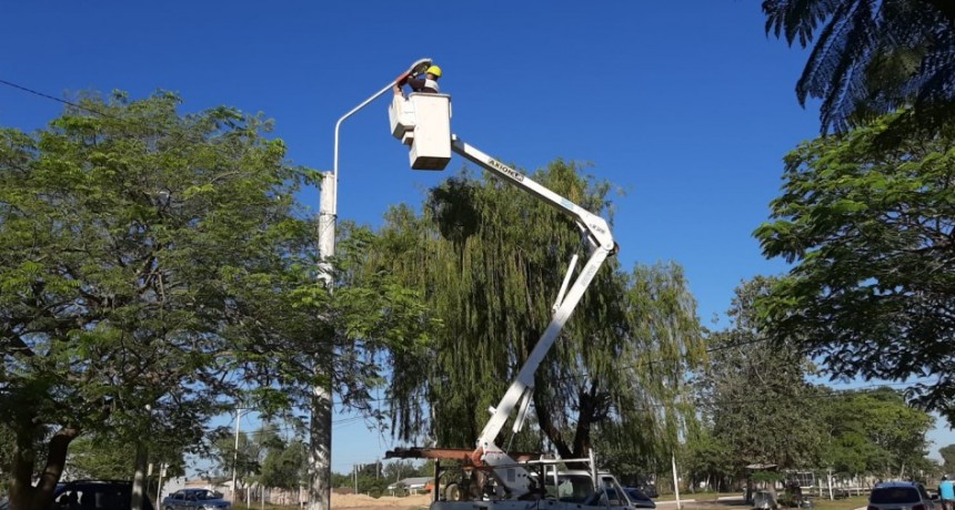 LA MUNICIPALIDAD CONTINÚA CON LOS RECAMBIOS DE LUMINARIA 