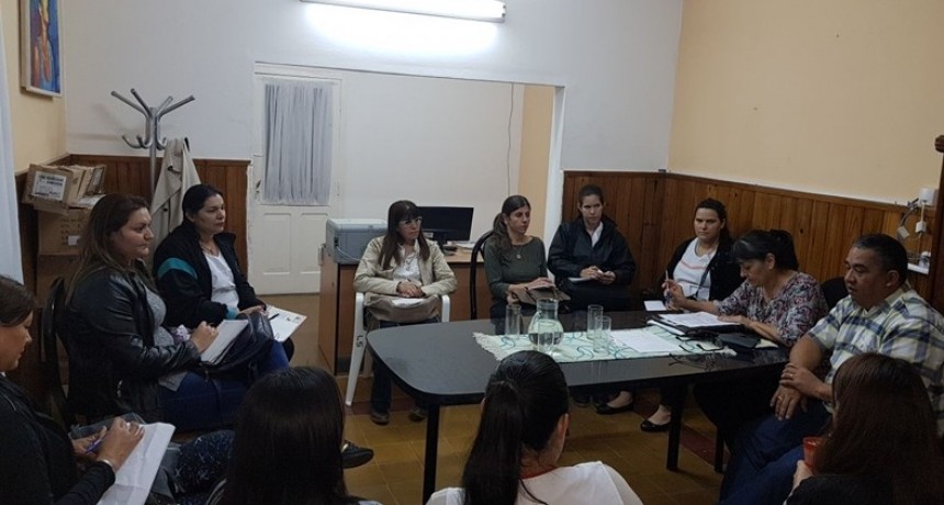 CULTURA COORDINA, JUNTO A DOCENTES, LA REALIZACIÓN DE ACTOS PROTOCOLARES DEL 24 Y 25 DE MAYO 