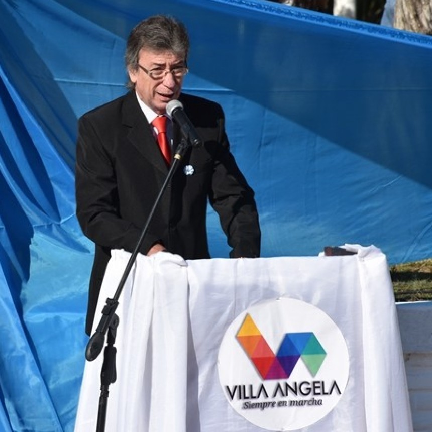 EMOTIVO ACTO DEL 25 DE MAYO “DÍA DE LA PATRIA” EN VILLA ÁNGELA
