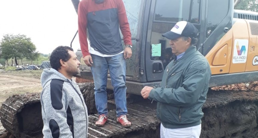 PAPP RECORRIÓ EL BARRIO AEROCLUB Y ORDENÓ TRABAJOS DE CANALIZACIÓN PARA ESCURRIR EL AGUA