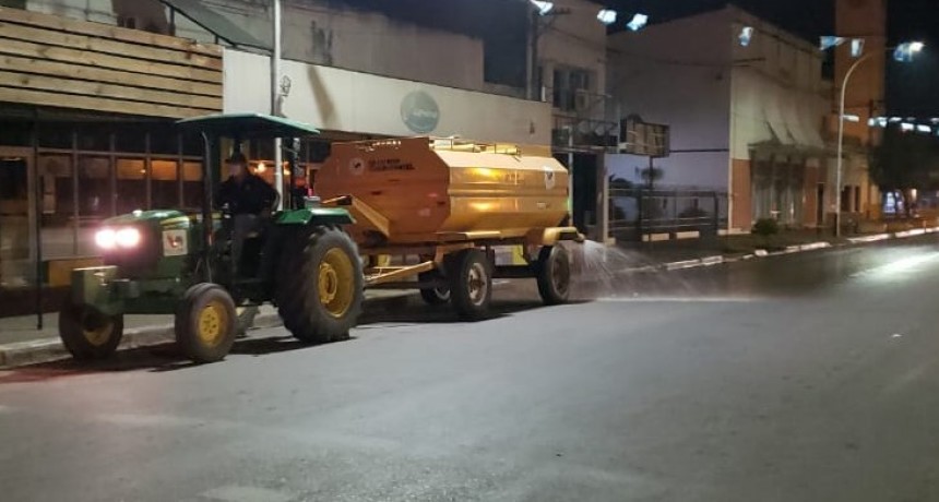 EL MUNICIPIO CONTINÚA CON LOS TRABAJOS DE DESINFECCIÓN Y MANTENIMIENTO EN LA CIUDAD