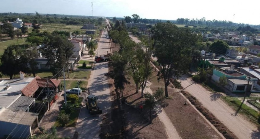 EL MUNICIPIO AVANZA CON PAVIMENTO, BACHEO Y RIPIO