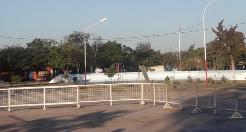 EL MUNICIPIO TRABAJA EN RECONSTRUCCIÓN, MANTENIMIENTO, LIMPIEZA Y PINTURA EN PLAZAS Y ESPACIOS VERDES DE LA CIUDAD