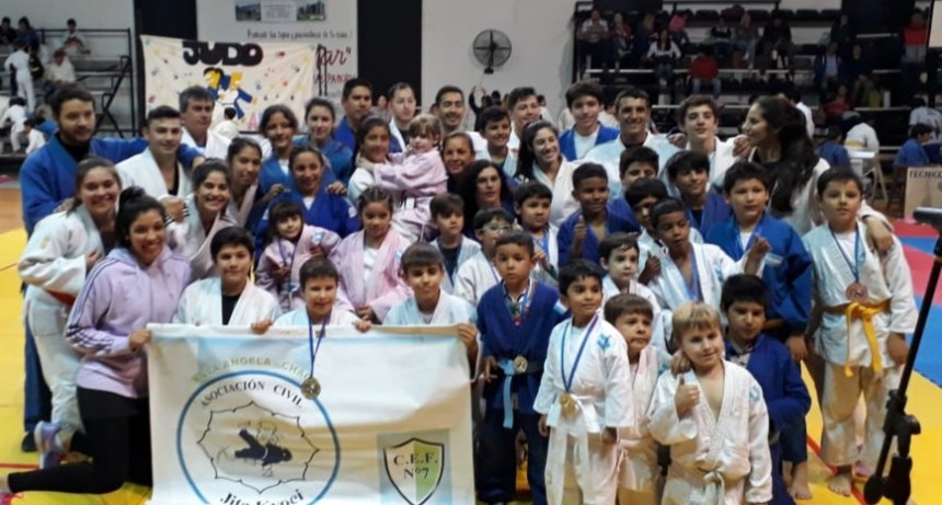 CON LA COLABORACIÓN DEL MUNICIPIO, SE REALIZÓ EL TORNEO INTERPROVINCIAL DE JUDO “CIUDAD DE VILLA ÁNGELA”