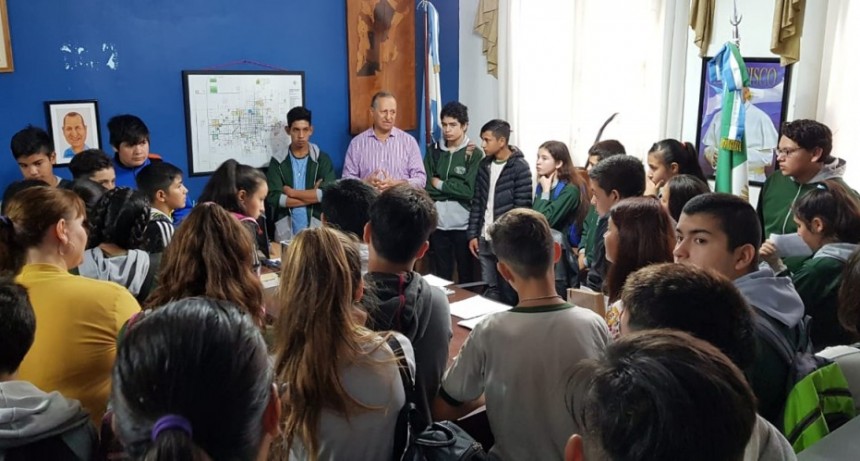 EL MUNICIPIO DIO INICIO AL RECORRIDO DEL CIRCUITO TURISTICO GUIADO “CONOCIENDO MI CIUDAD”