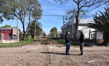 EL MUNICIPIO AVANZA EN EL ARREGLO DE CALLES Y REPARACIÓN DE LUMINARIAS EN EL BARRIO SUR