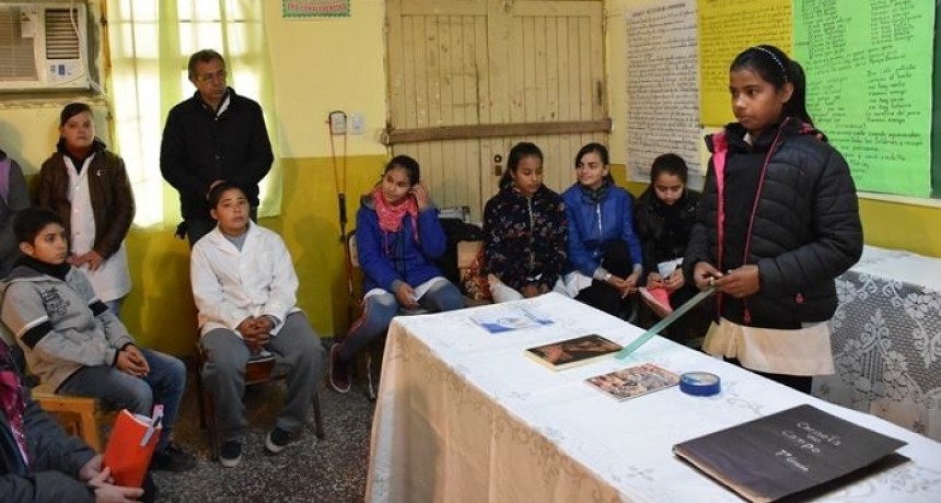 CON EL LEMA “LA EMOCIÓN DE DESCUBRIR”, LA E.E.P. N° 663 REALIZA SU ESCUELA EN FERIA