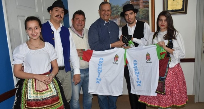 EL MUNICIPIO COLABORÓ CON BALLET HÚNGARO QUE REPRESENTARÁ AL CHACO EN BUENOS AIRES