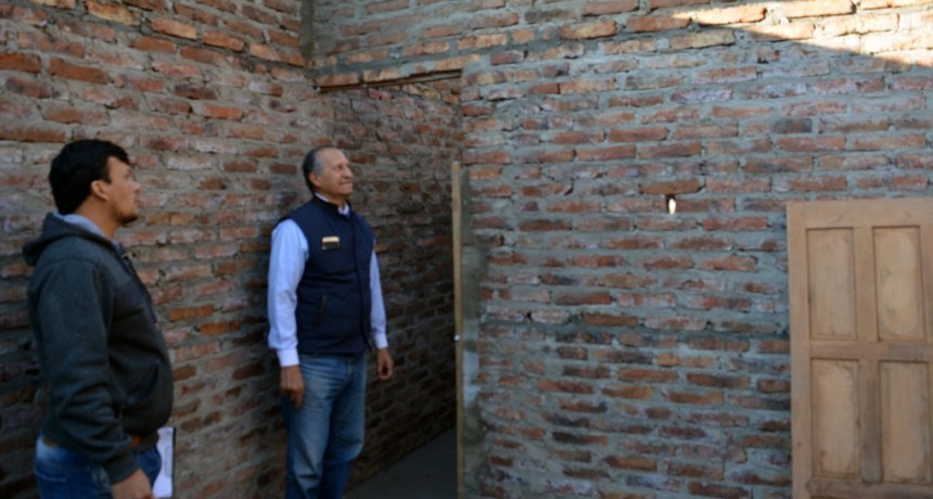 EL INTENDENTE PAPP REAFIRMÓ SU COMPROMISO DE TRABAJAR PARA QUE TODAS LAS FAMILIAS  DE VILLA ÁNGELA TENGAN UNA VIVIENDA DIGNA