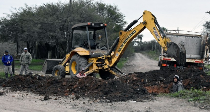 EL MUNICIPIO CONTINUA TRABAJOS DE CANALIZACIÓN Y ALCANTARILLADO EN EL SECTOR DE AEROCLUB