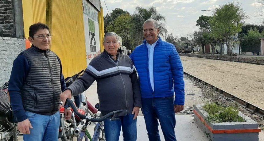 EL INTENDENTE PAPP SUPERVISÓ LA OBRA DE PAVIMENTO EN CALLE BELGRANO