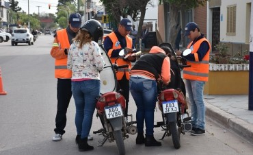 LA JEFA DE TRÁNSITO SE REFIRIÓ A LA MODALIDAD DE TRABAJO DEL ÁREA Y A LOS CONTROLES DE TRÁNSITO 