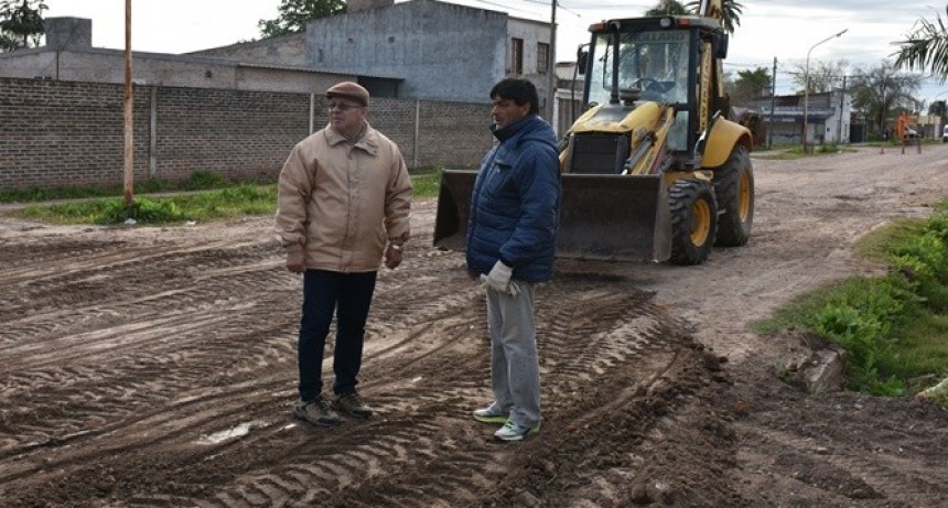 EL MUNICIPIO INICIÓ PAVIMENTACIÓN EN CALLE ESPAÑA Y REFUERZA TRABAJOS EN LA CIUDAD