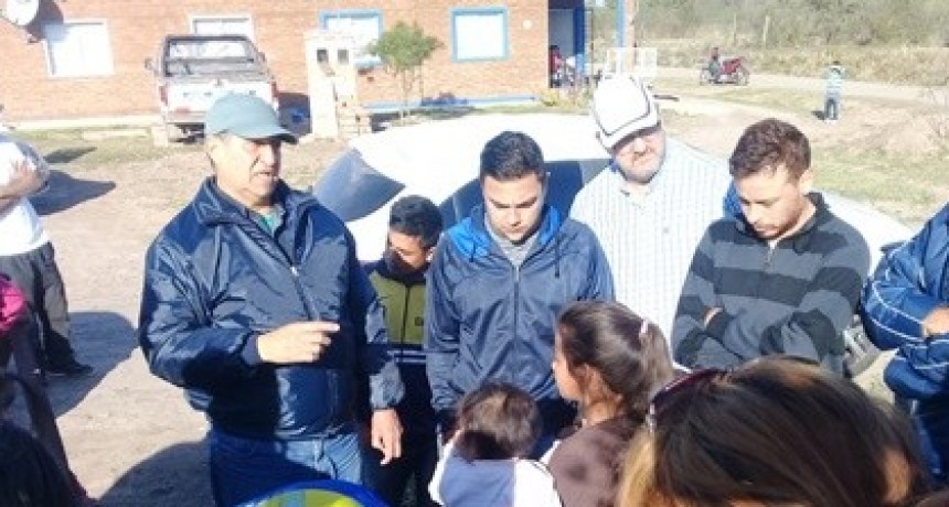 EL INTENDENTE PAPP DIALOGÓ CON FAMILIAS HUMILDES QUE OCUPARON TERRENOS