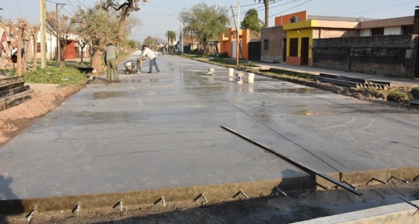 EL MUNICIPIO CONSTRUYÓ 300 METROS MÁS DE PAVIMENTO SOBRE CALLE ESPAÑA