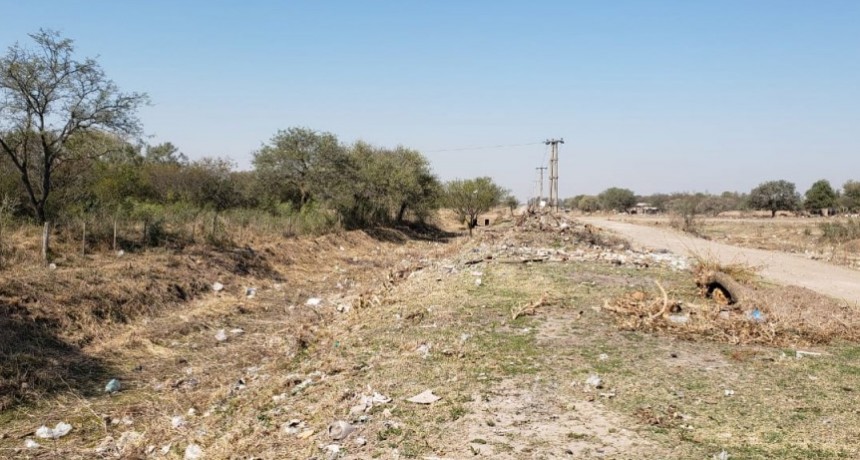EL MUNICIPIO LIMPIÓ NUEVAMENTE EL CANAL LAS FLORES Y SOLICITA A LA COMUNIDAD, EL MANTENIMIENTO DE LOS ESPACIOS PÚBLICOS