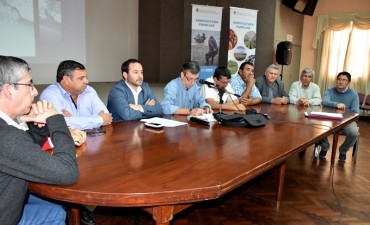 EL MUNICIPIO FIRMA ACTA DE CONVENIO CON MINISTERIO DE AGROINDUSTRIA Y PRODUCTORES ZONALES