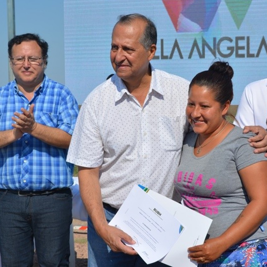 PAPP ENTREGÓ 150 CERTIFICADOS DE REGISTRO ÚNICO DEL BENEFICIARIO DEL HÁBITAT EN VILLA ÁNGELA