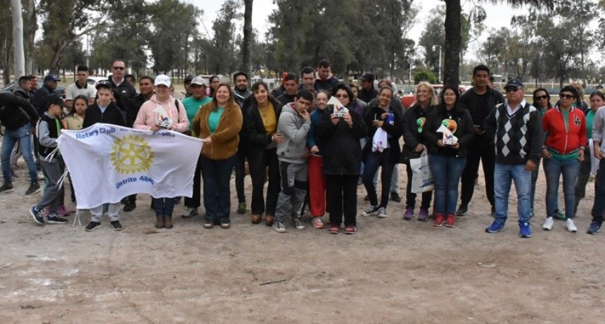 LA MUNICIPALIDAD PLANTÓ 130 ÁRBOLES EN EL CAMPING 