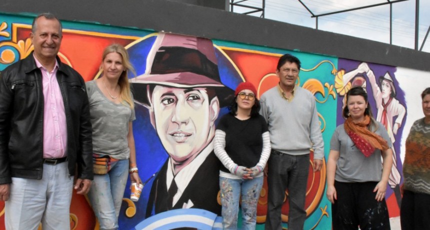 EL INTENDENTE DESTACÓ EL MURAL DEL ESCENARIO MAYOR DEL PREDIO CARLOS GARDEL