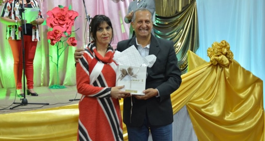 PAPP ACOMPAÑÓ EN SUS BODAS DE PLATA Y JUBILACIÓN A DOCENTES DE LA EES N° 69