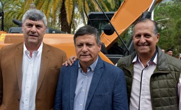 PAPP RECIBIÓ A PEPPO EN SU DESPACHO: “EL GOBERNADOR ESTÁ HACIENDO MUCHO POR VILLA ANGELA”