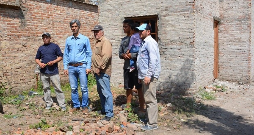 OBRAS PÚBLICAS SUPERVISA NUEVA SOLUCIÓN HABITACIONAL PARA VECINO DE CALLE FLORENCIO VARELA
