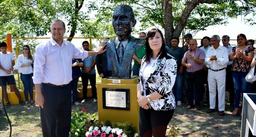TRAS DESCUBRIR EL BUSTO DE DOMINGO PERÓN EN VILLA ÁNGELA: PAPP PIDIÓ SEGUIR TRABAJANDO CON LOS MISMOS PRINCIPIOS