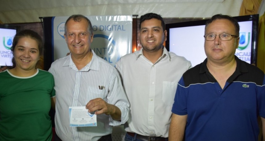 LA MUESTRA DEL INTA NOS PERMITIÓ DIFUNDIR LAS ACTIVIDADES DEL EQUIPO DE PUNTO DIGITAL, DEPENDIENTE DE LA SECRETARÍA