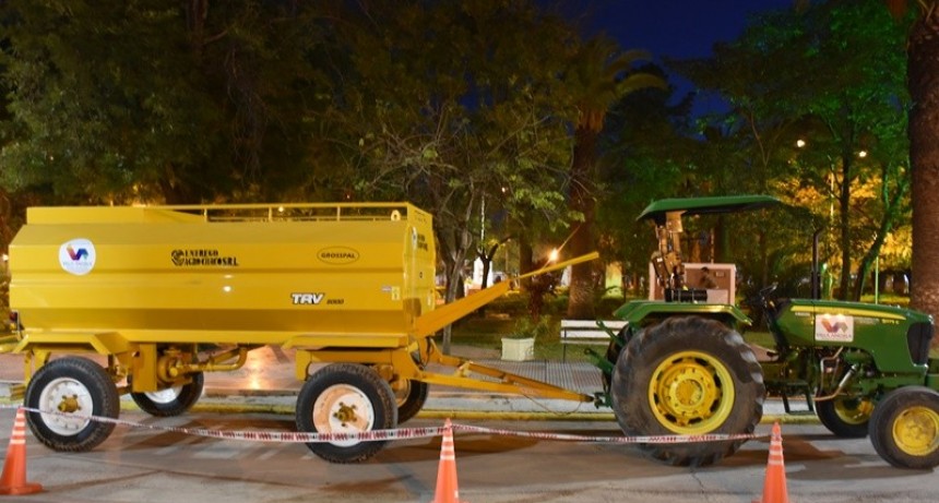 EL MUNICIPIO ADQUIRIÓ UN TANQUE REGADOR DE 8000 LITROS QUE SE SUMA A LA HISTÓRICA COMPRA DE LA GESTIÓN DEL INTENDENTE PAPP