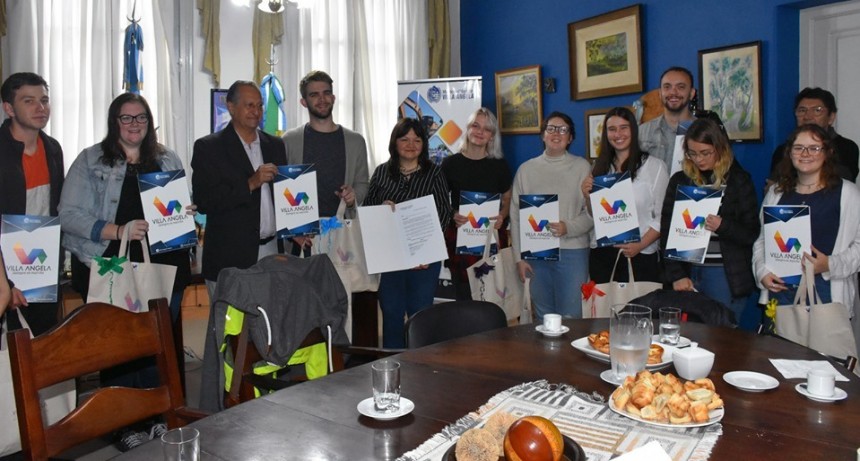 PAPP RECIBIÓ A JOVENES EXTRANJEROS QUE REALIZARÁ UN “ENCUENTRO CULTURAL” EN LA CASA DE LA CULTURA DE VILLA ÁNGELA