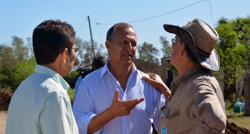 PAPP REMARCÓ EL ACOMPAÑAMIENTO DEL MUNICIPIO A SAMEEP PARA INSTALAR CAÑERÍA EN LA CHACRA 53